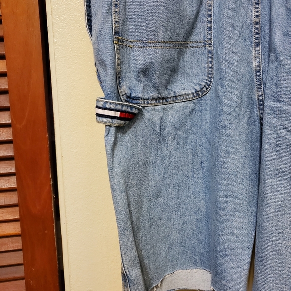 S O L D...Tommy Hilfiger overall shorts - Picture 7 of 12